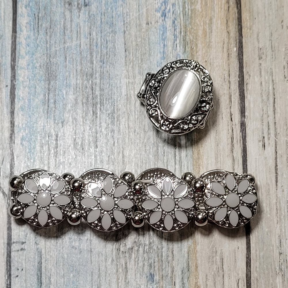 Gray Flower Bracelet and Ring.